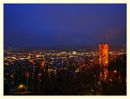 Blick nachts von der Veitsburg auf den Mehlsack und Ravensburg