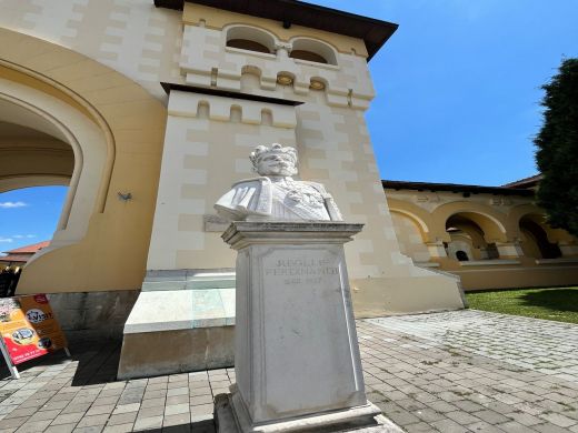 Statue von Ferdinad I-König von Rumänien in Alba Iulia